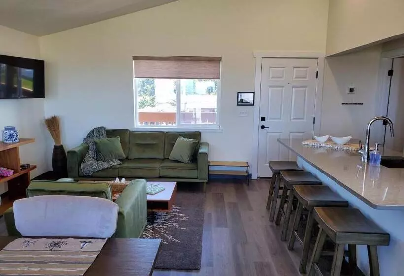 Moonstone Beach Motel