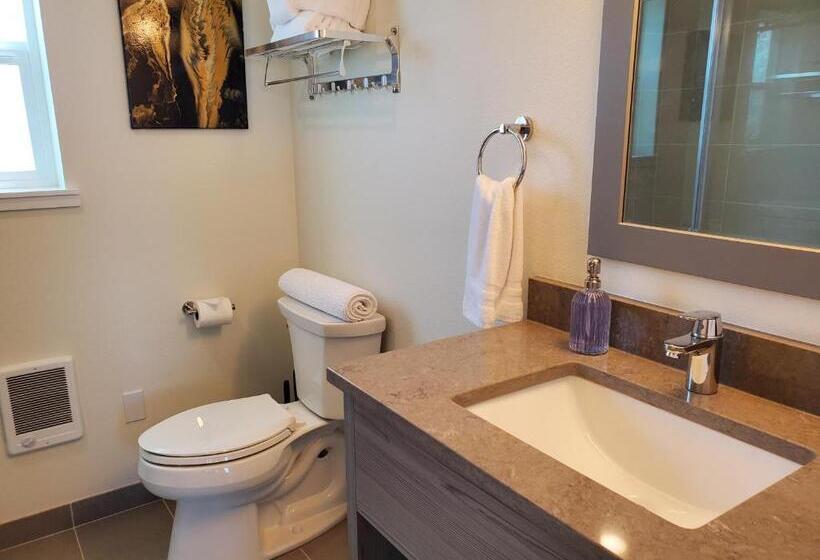 Moonstone Beach Motel