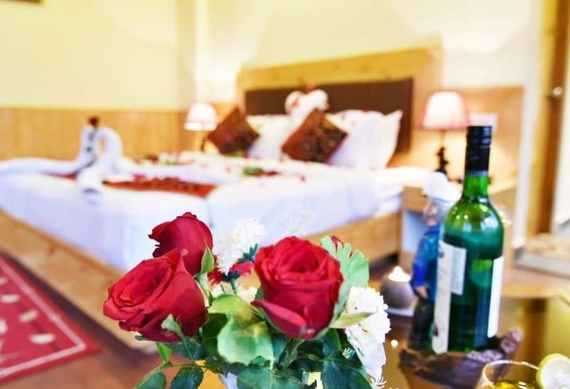 Whistling Pines Resorts And Spa