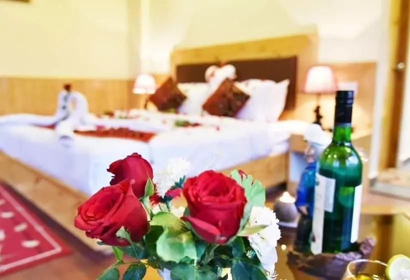 Whistling Pines Resorts And Spa