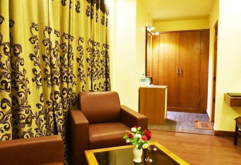 Whistling Pines Resorts And Spa