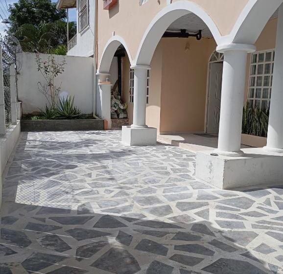 هتل Real Palace Tulua