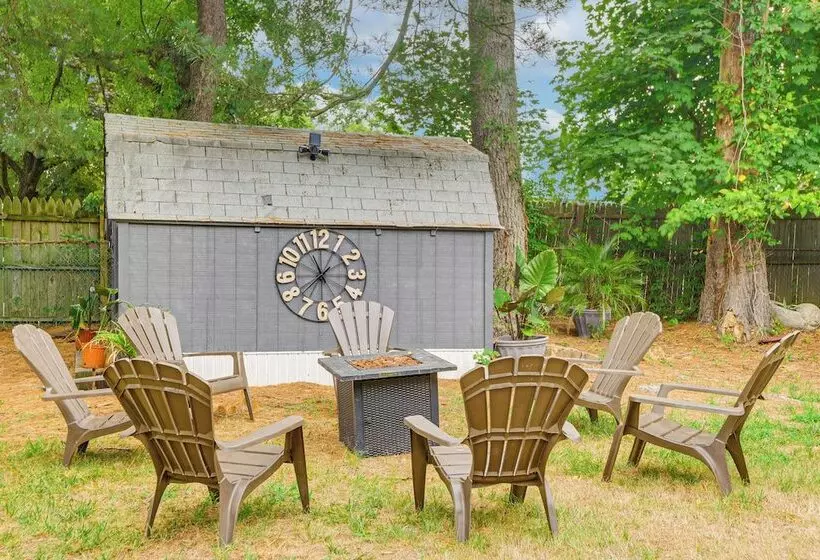 Fire Pit & Gazebo   Luxe Severn Family Home!