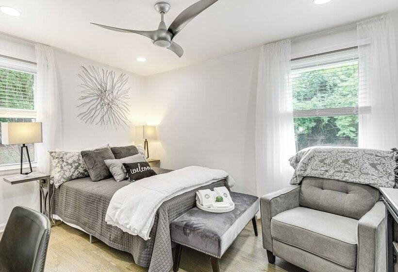 Fire Pit & Gazebo Luxe Severn Family Home!