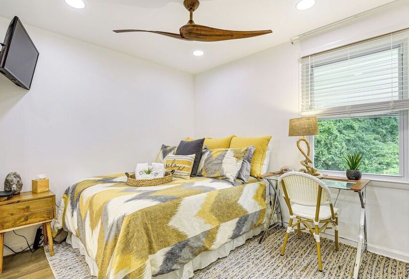 Fire Pit & Gazebo Luxe Severn Family Home!