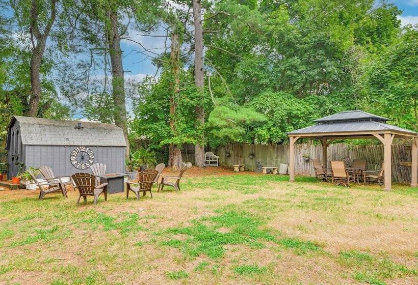 Fire Pit & Gazebo Luxe Severn Family Home!