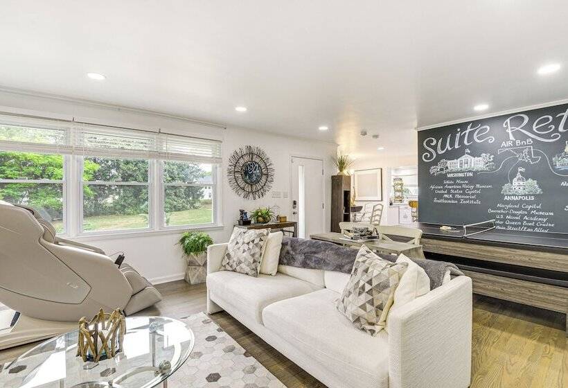 Fire Pit & Gazebo Luxe Severn Family Home!