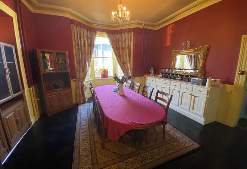 Пансион Ellstanmor Guesthouse Cooma