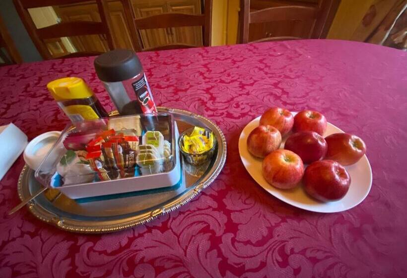 Пансион Ellstanmor Guesthouse Cooma