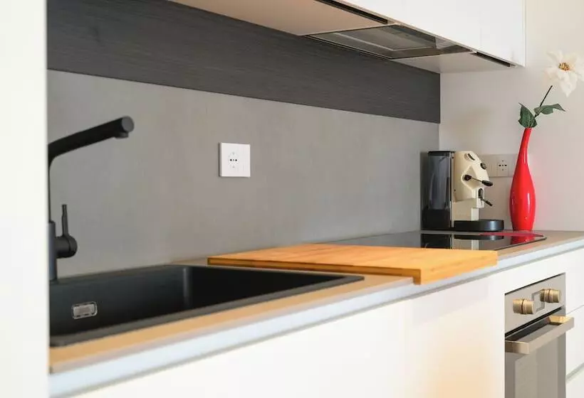اقامتگاه Porta Del Mare Luxury Apartment