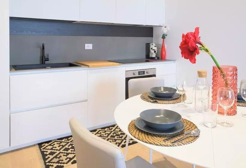 اقامتگاه Porta Del Mare Luxury Apartment