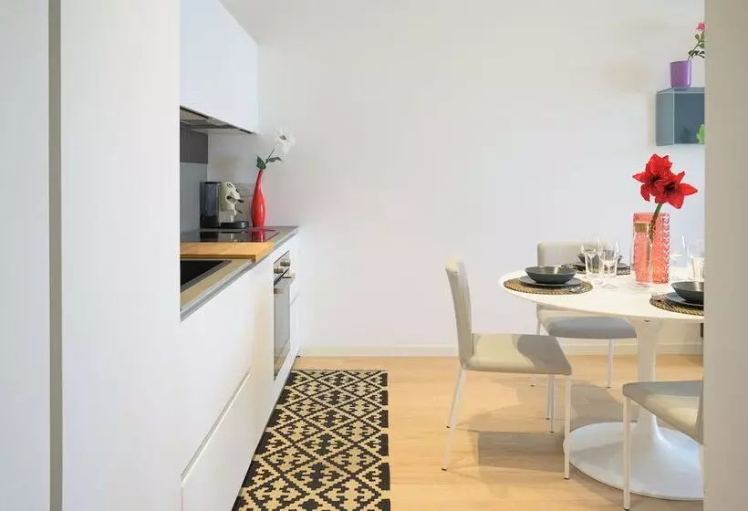 اقامتگاه Porta Del Mare Luxury Apartment