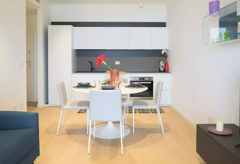 اقامتگاه Porta Del Mare Luxury Apartment