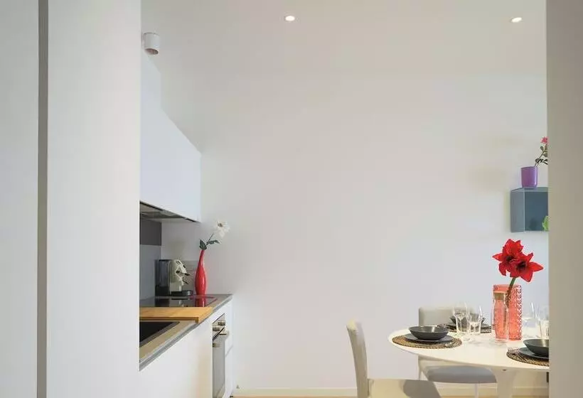 اقامتگاه Porta Del Mare Luxury Apartment
