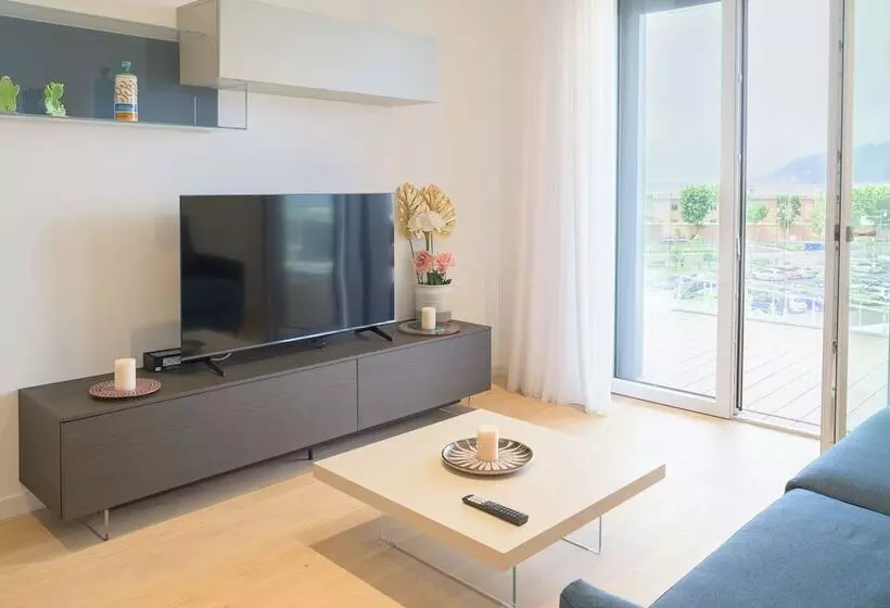 اقامتگاه Porta Del Mare Luxury Apartment