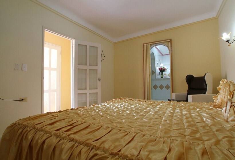 تختخواب و صبحانه Hostal Los Balcones