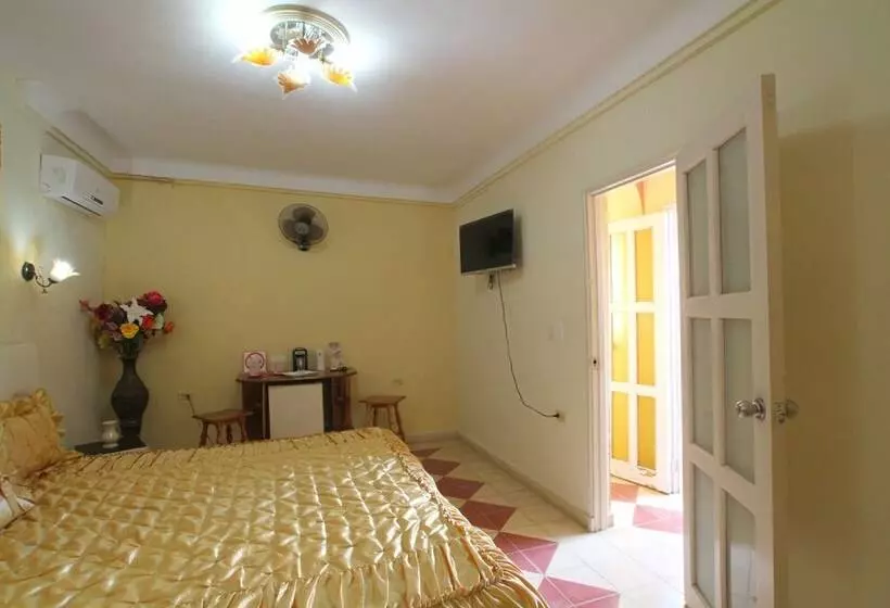 ベッドアンドブレックファースト Hostal Los Balcones
