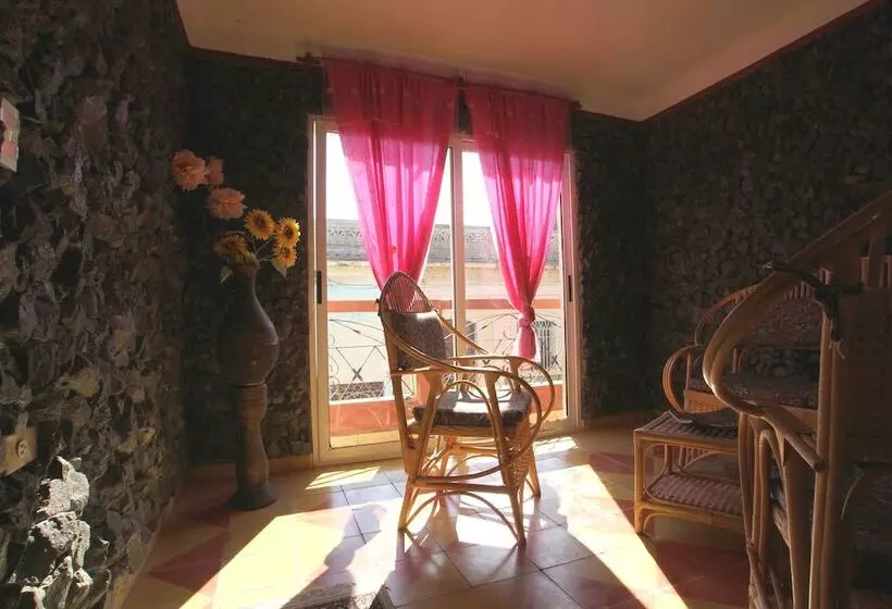 ベッドアンドブレックファースト Hostal Los Balcones