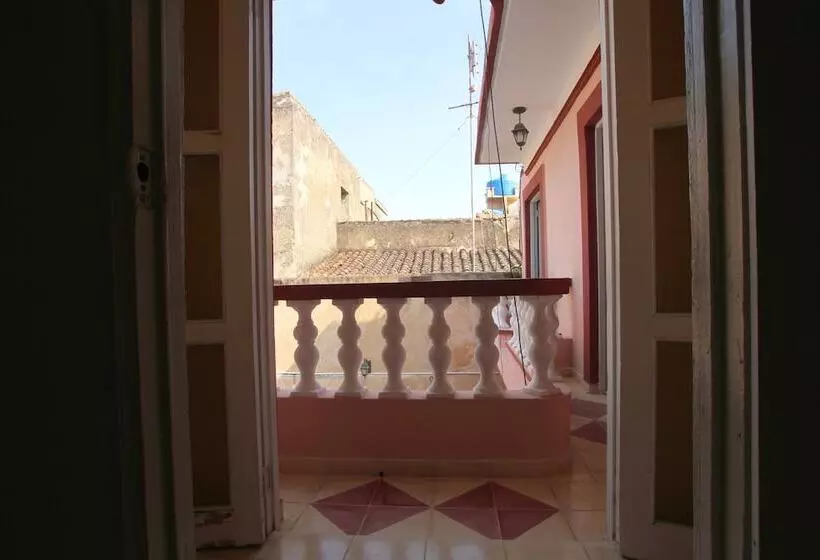 ベッドアンドブレックファースト Hostal Los Balcones