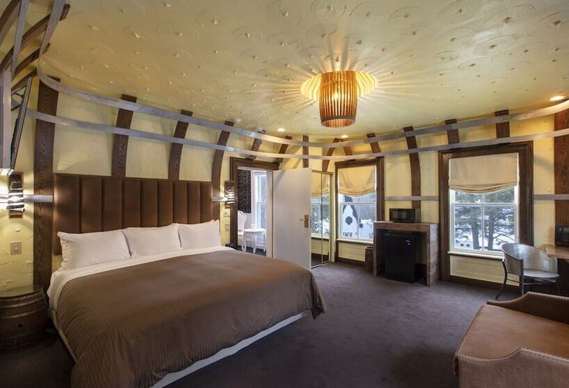 Otel The Roxbury At Stratton Falls