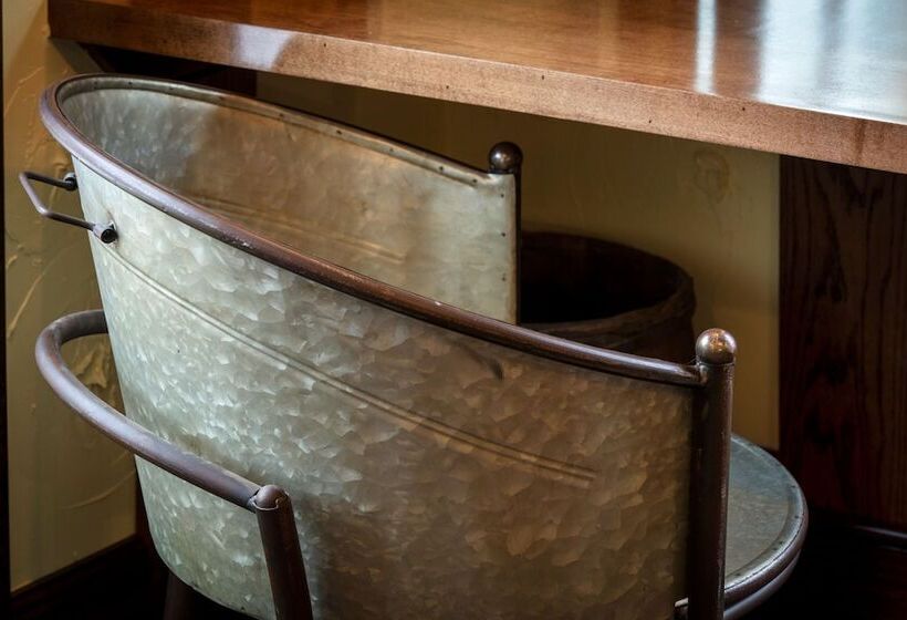 Otel The Roxbury At Stratton Falls