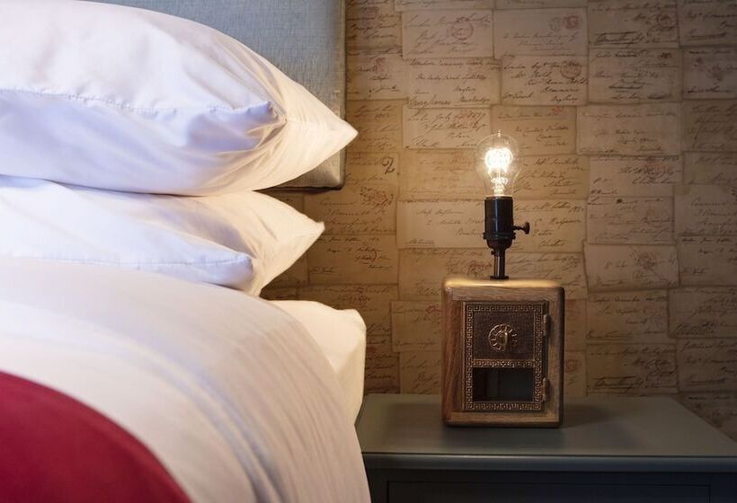 Otel The Roxbury At Stratton Falls