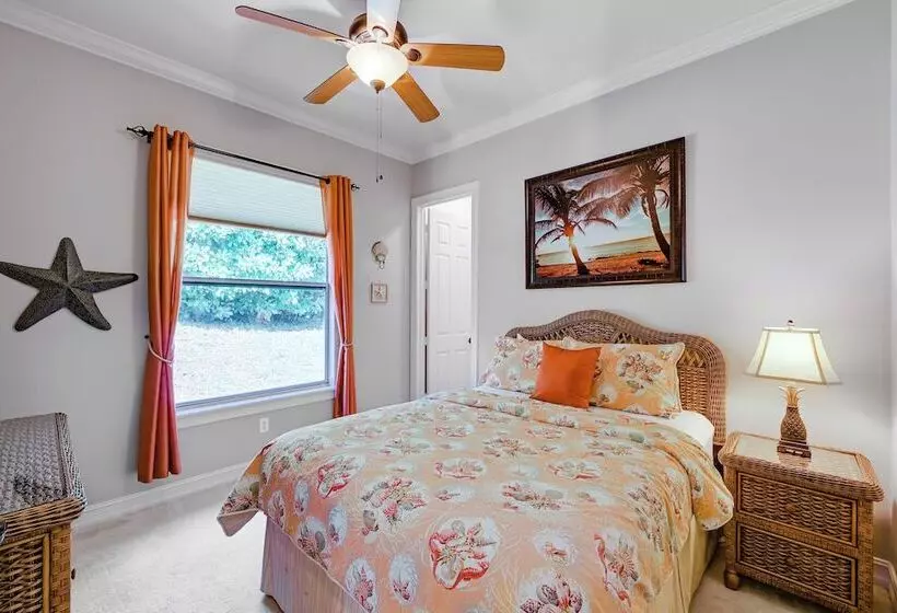 Marco Island Home W/ Private Pool: 3 Mi Beach!