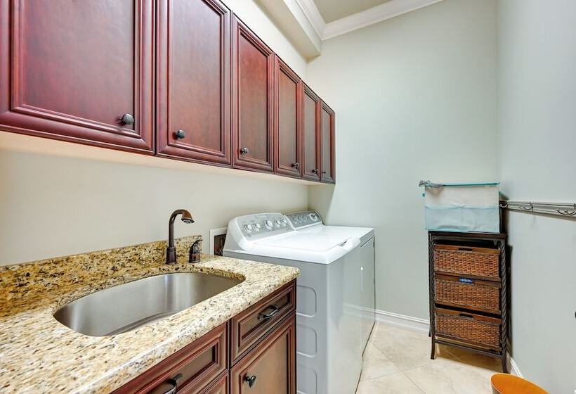 Marco Island Home W/ Private Pool: 3 Mi Beach!