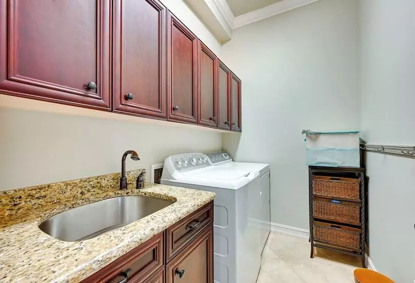 Marco Island Home W/ Private Pool: 3 Mi Beach!