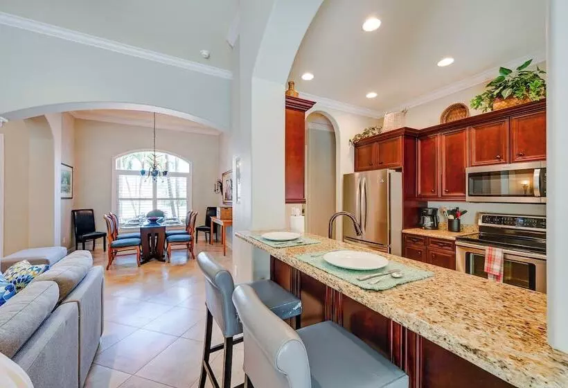 Marco Island Home W/ Private Pool: 3 Mi Beach!