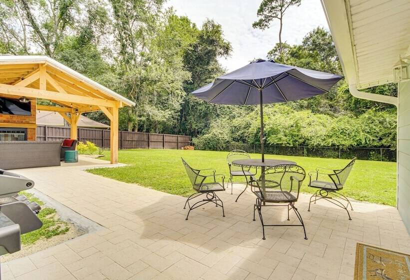 Modern Ocean Springs Home W/ 2 Patios & Gas Grill