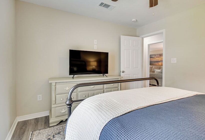 Modern Ocean Springs Home W/ 2 Patios & Gas Grill