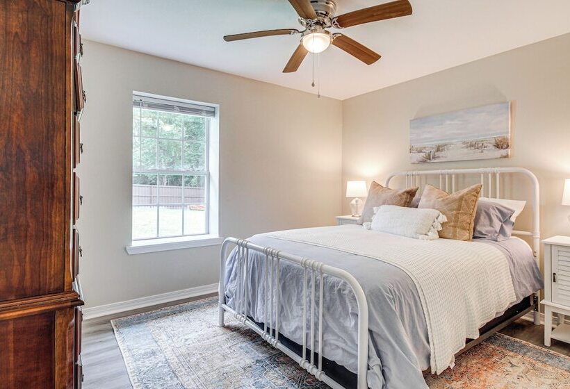 Modern Ocean Springs Home W/ 2 Patios & Gas Grill