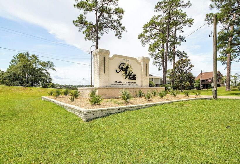 Modern Ocean Springs Home W/ 2 Patios & Gas Grill