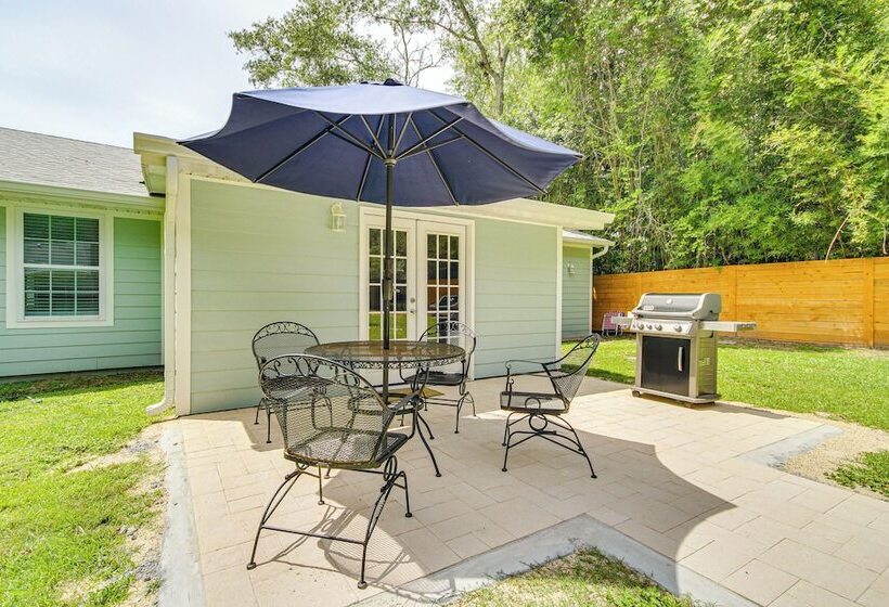 Modern Ocean Springs Home W/ 2 Patios & Gas Grill