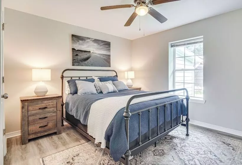 Modern Ocean Springs Home W/ 2 Patios & Gas Grill
