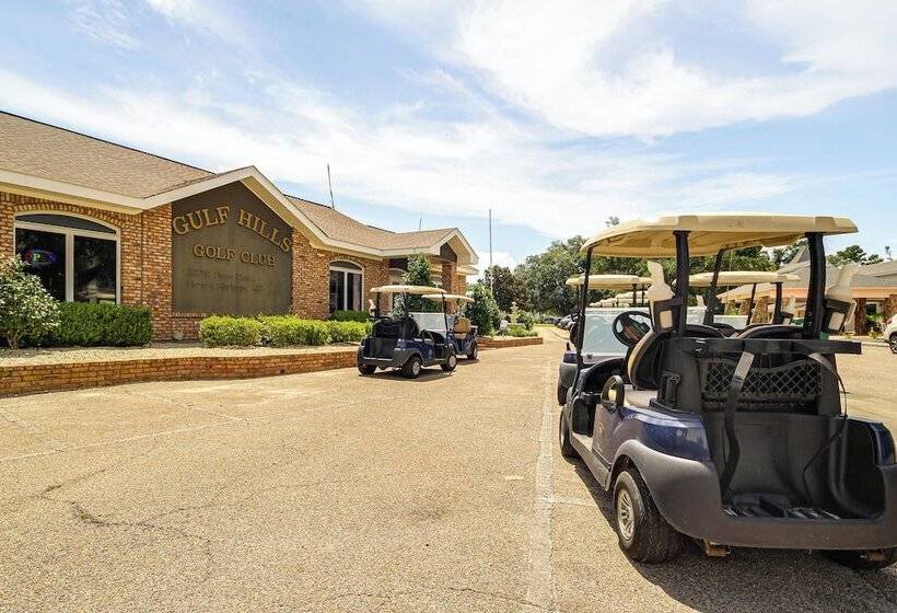 Modern Ocean Springs Home W/ 2 Patios & Gas Grill