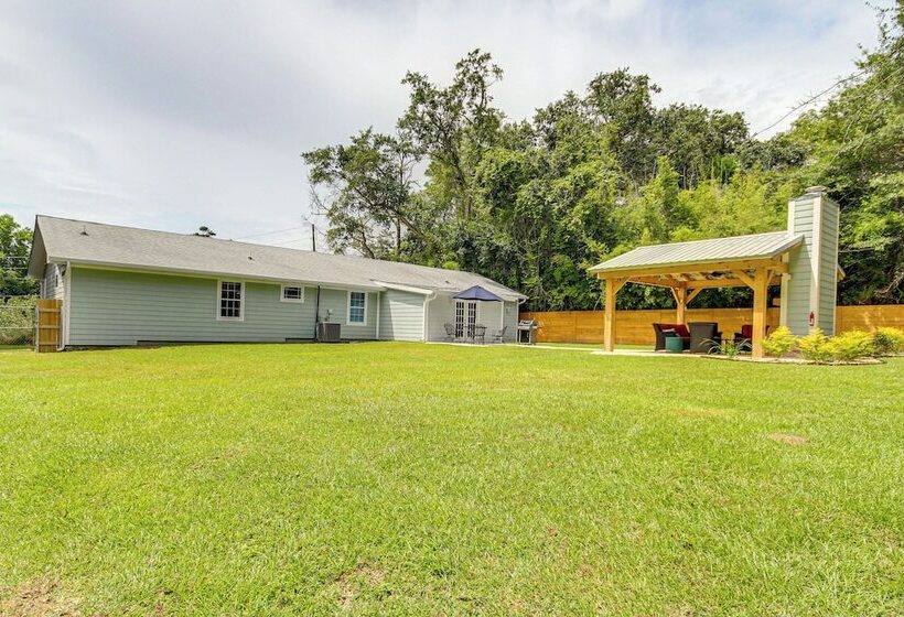 Modern Ocean Springs Home W/ 2 Patios & Gas Grill
