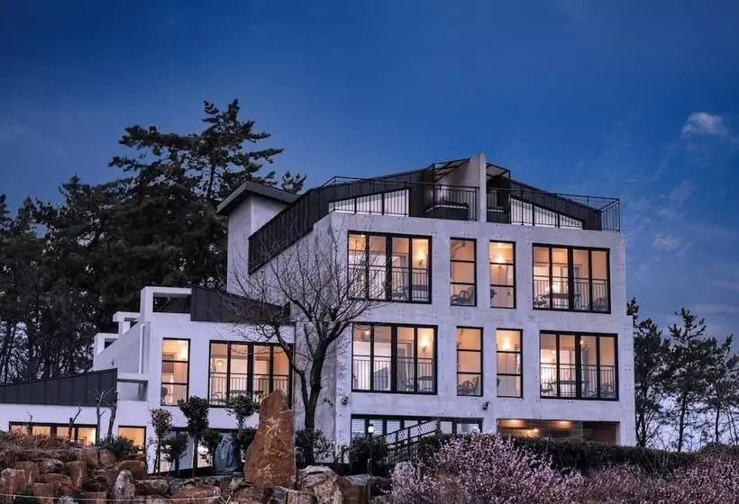 Yeosu Nochedelmar Pension