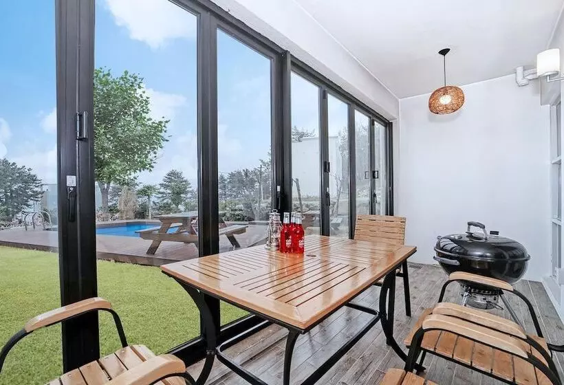 Yeosu Nochedelmar Pension