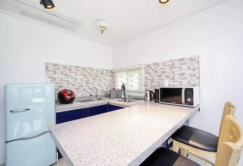 Yeosu Nochedelmar Pension