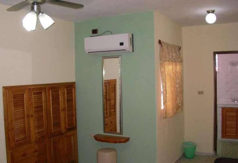 پانسیون Hostal D'sara