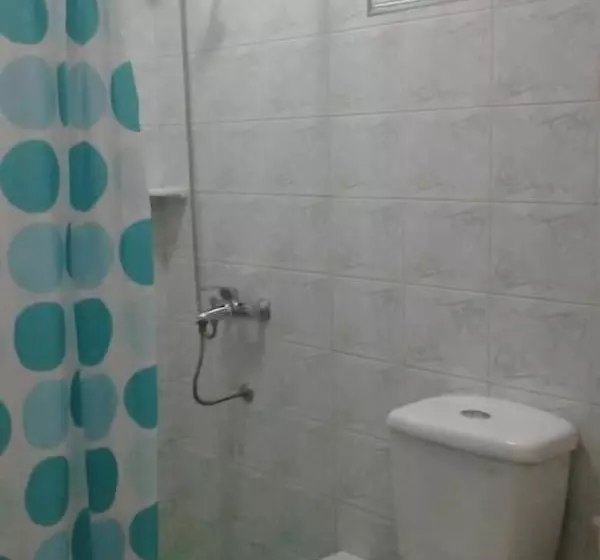 ペンション Hostal D'sara