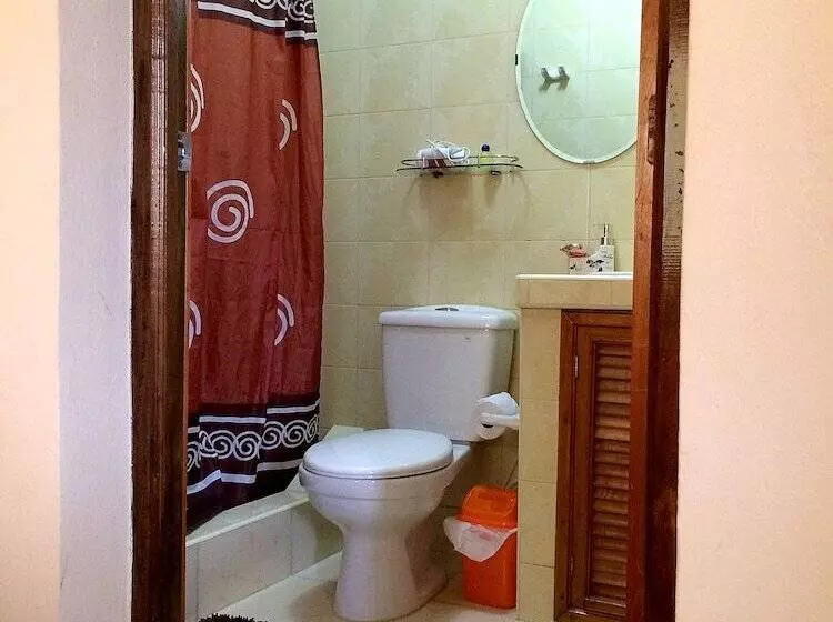 ペンション Hostal D'sara