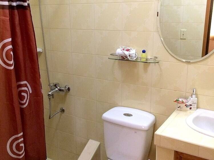 پانسیون Hostal D'sara