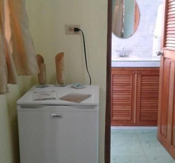 پانسیون Hostal D'sara