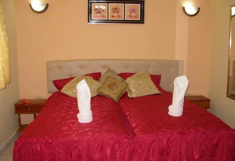 پانسیون Hostal D'sara