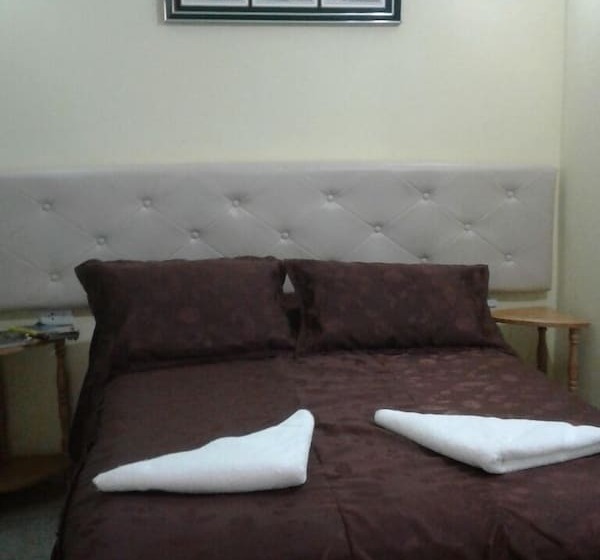 پانسیون Hostal D'sara