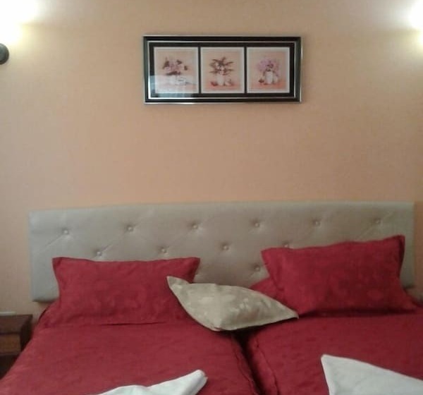 پانسیون Hostal D'sara