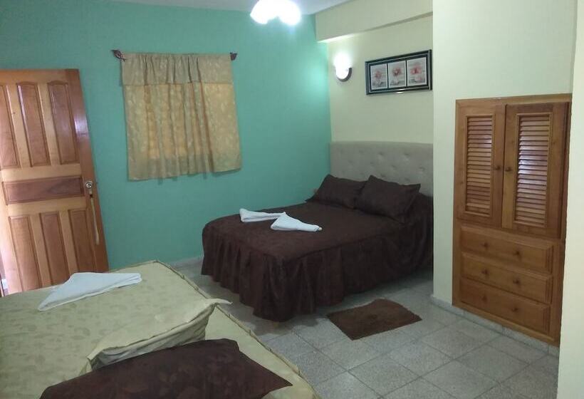 پانسیون Hostal D'sara